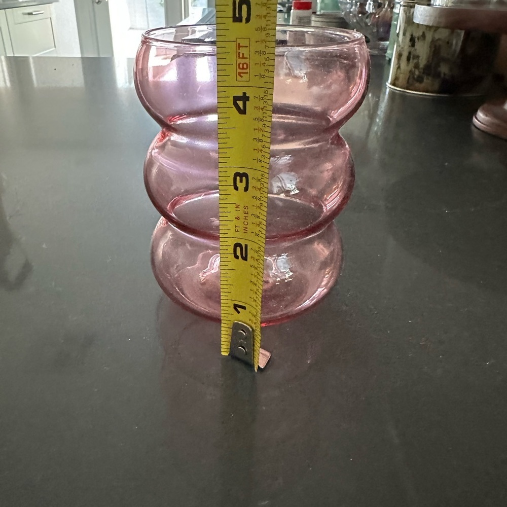 Elegant Pink Glass Vase - Picture 3 of 4